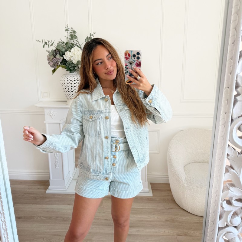SHORT EN JEAN RAYURES AVEC CEINTURE SHORT EN JEAN RAYURES AVEC CEINTURE