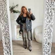 JEAN COUPE DROITE LEOPARD TAILLE HAUTE JEAN COUPE DROITE LEOPARD TAILLE HAUTE