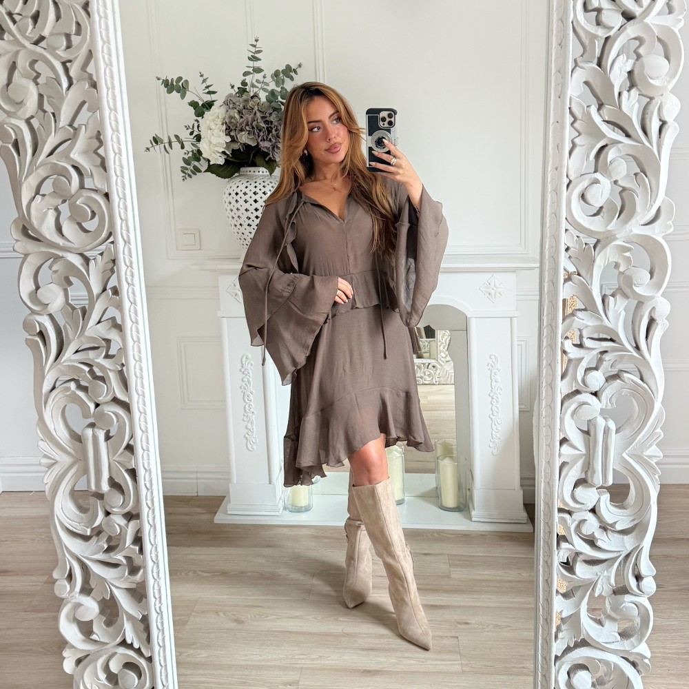 ROBE TAUPE VOLANTS ROBE TAUPE VOLANTS