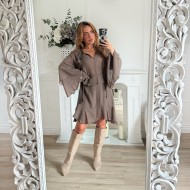 ROBE TAUPE VOLANTS