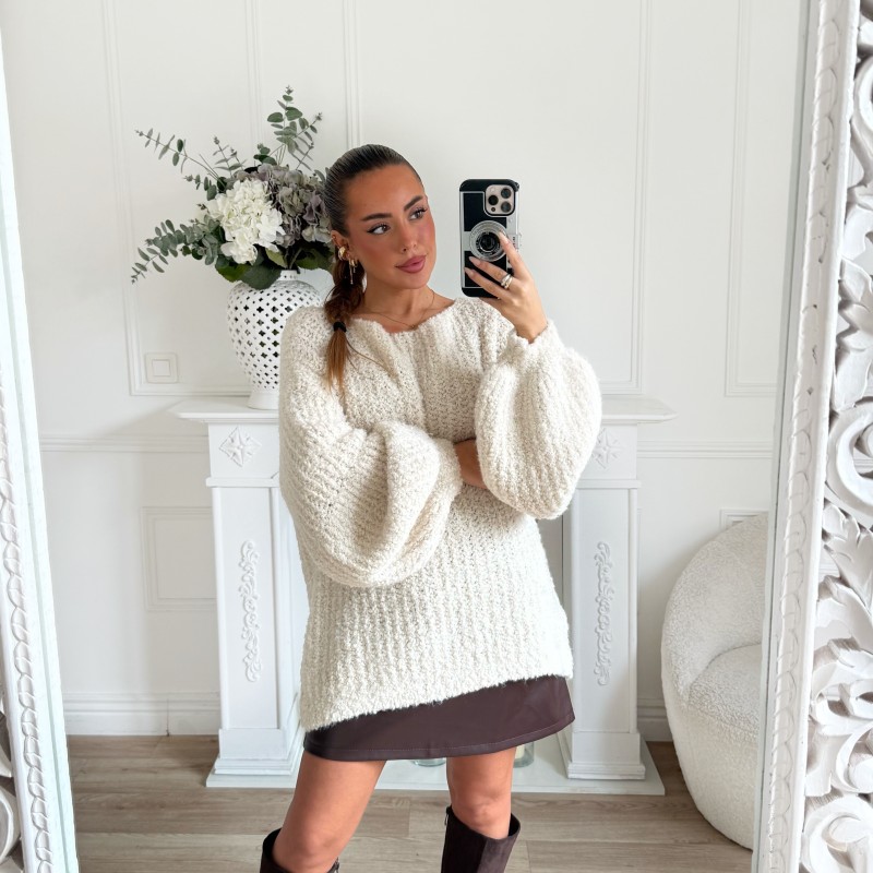 MAXI PULL DOUDOU BLANC CASSÉ