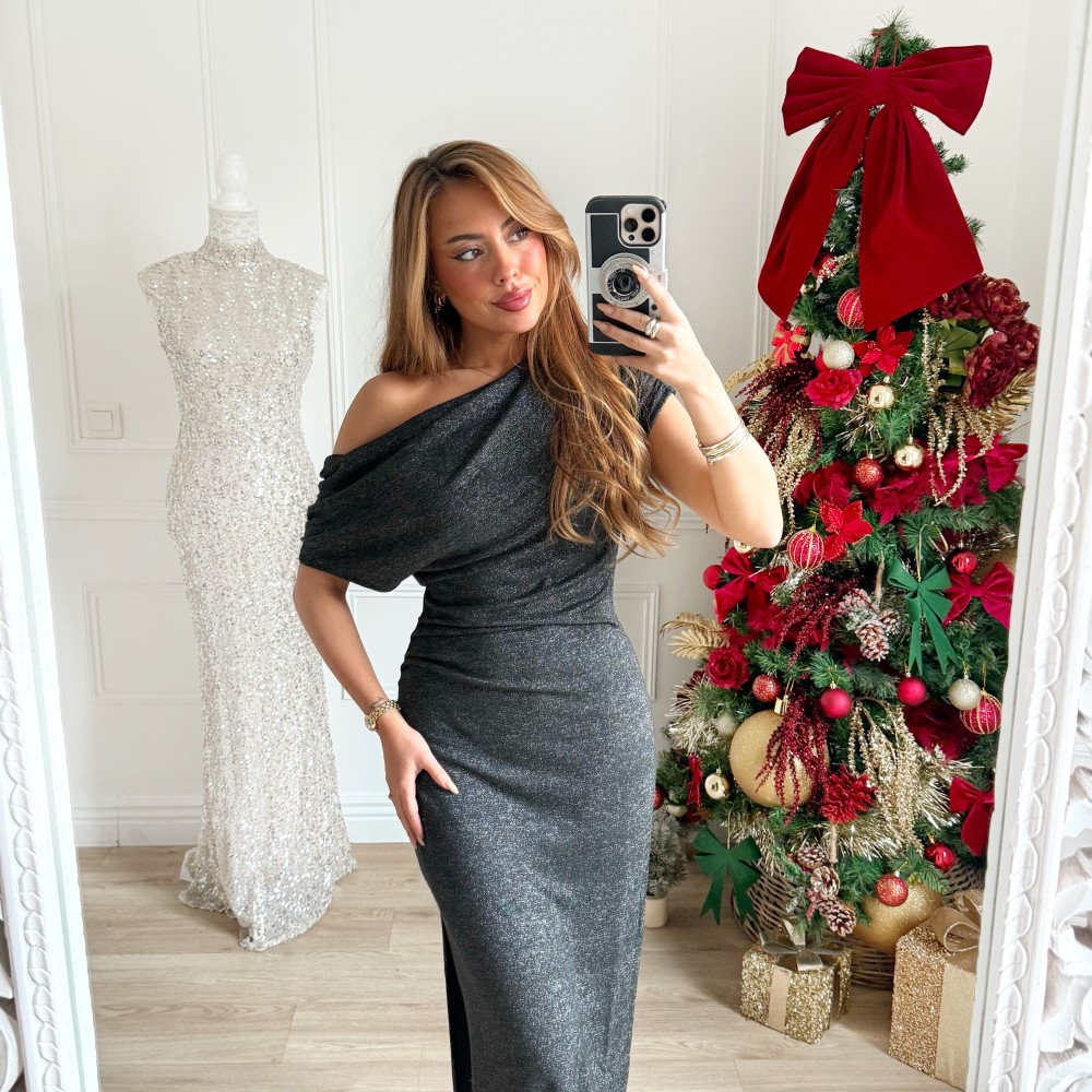 LONGUE ROBE ARGENTÉE ASYMETRIQUE